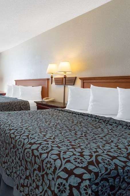 Hotel Days Inn by Wyndham Titusville Kennedy Space Center photo 2