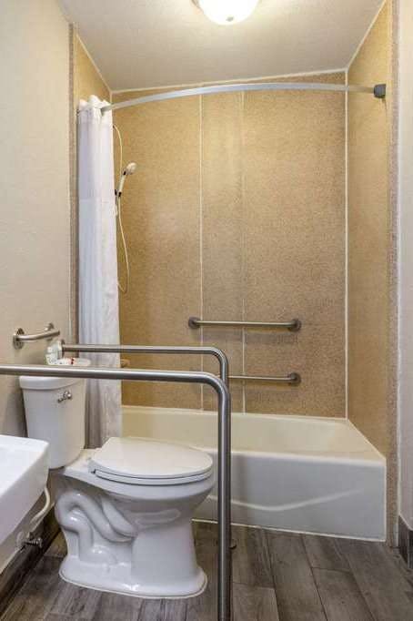 Hotel Days Inn by Wyndham Titusville Kennedy Space Center photo 5