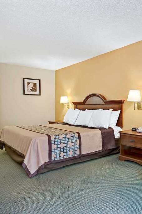 Hotel Days Inn Burlington East photo 1