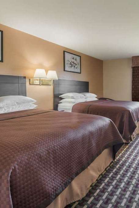 Hotel Super 8 by Wyndham Higginsville photo 2