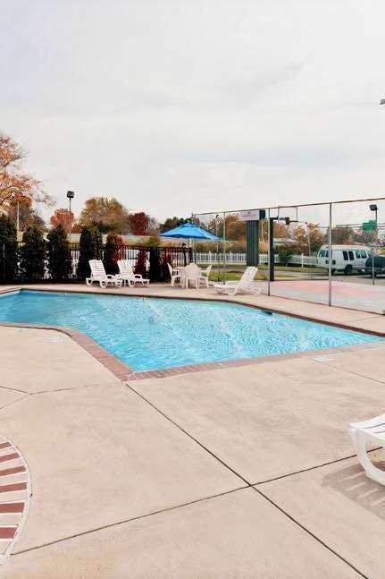 Hotel Hawthorn Extended Stay by Wyndham Columbus North photo 3