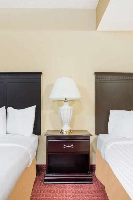 Hotel Hawthorn Extended Stay by Wyndham Columbus North photo 2