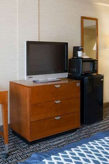 Hotel Baymont by Wyndham Bremerton WA photo 3