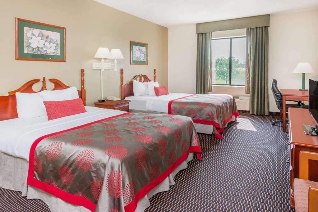 Hotel Ramada by Wyndham Columbia photo 5