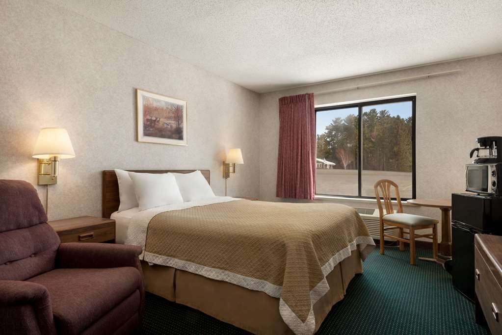 Hotel Days Inn Eagle River photo 2