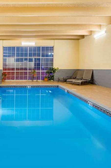 Hotel Baymont Fort Morgan photo 4