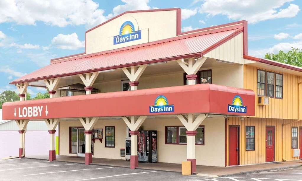 Days Inn by Wyndham Holladay