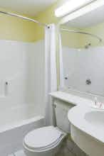 Hotel DI Suites Pryor photo 5