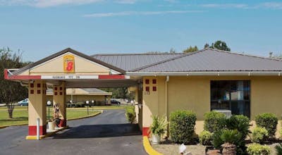 Super 8 by Wyndham Chipley