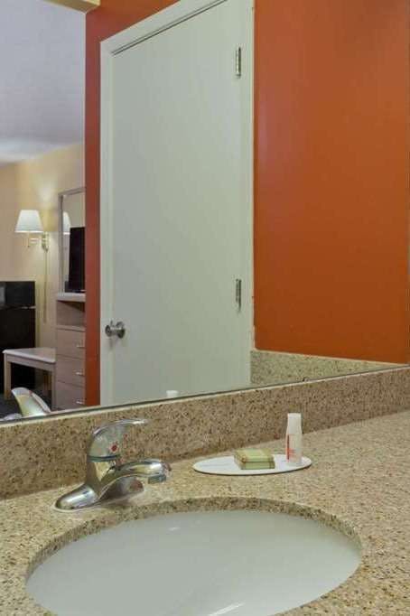 Hotel Super 8 by Wyndham Chipley photo 5