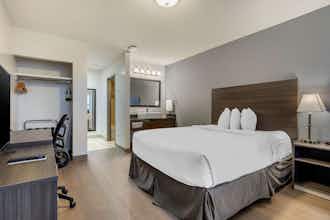 Hotel Super 8 Macleod Trail Calgary photo 2