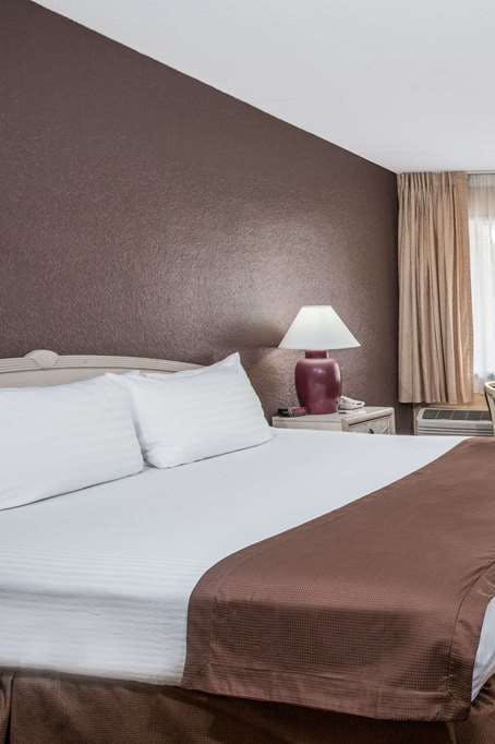 Hotel Travelodge by Wyndham Deltona photo 1