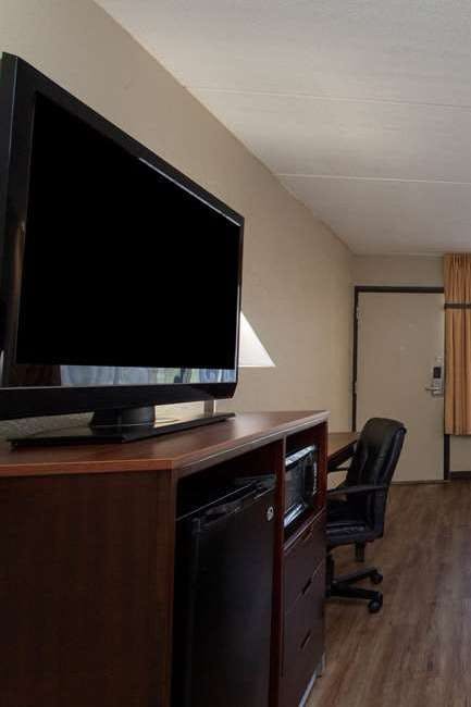 Hotel Travelodge by Wyndham Deltona photo 3