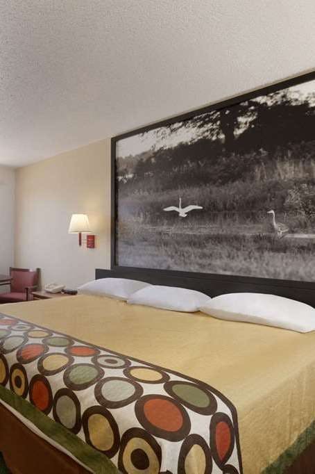 Hotel Super 8 Bowling Green photo 1