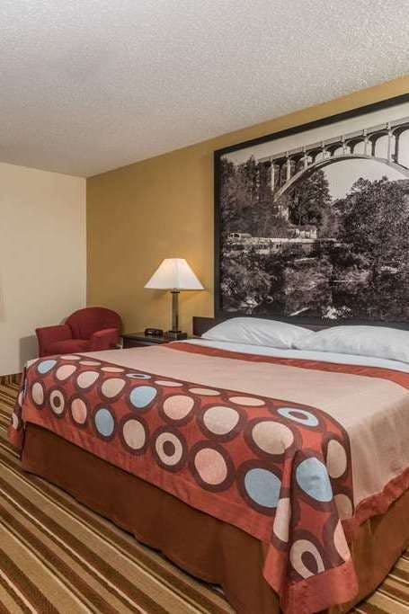 Hotel Super 8 by Wyndham Franklin/Middletown Area photo 1