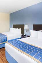 Hotel DI Macon I-75 North photo 2