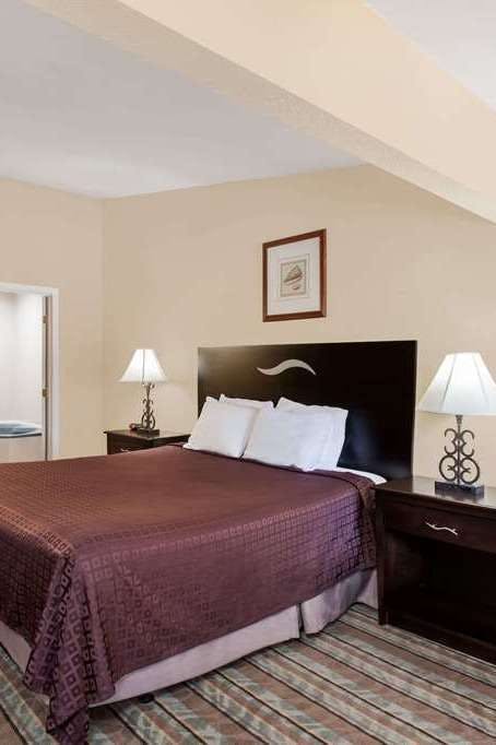 Hotel Travelodge by Wyndham San Diego SeaWorld photo 1