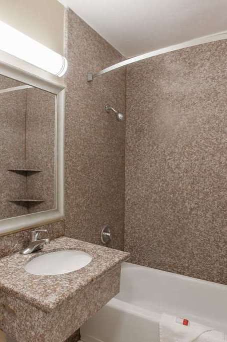 Hotel Travelodge by Wyndham San Diego SeaWorld photo 3