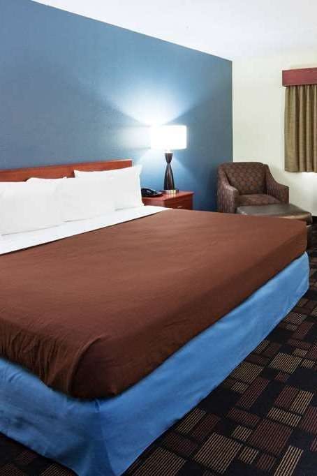 Hotel AmericInn Austin photo 1