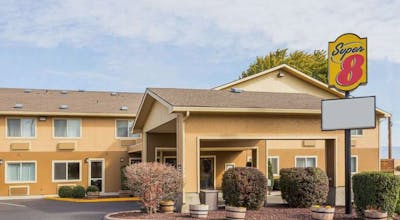 Super 8 by Wyndham LaGrande