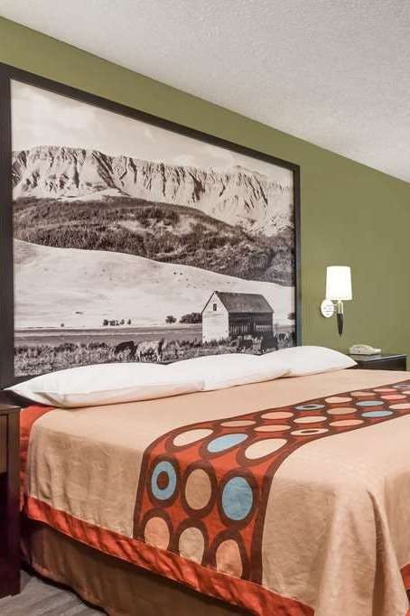 Hotel Super 8 by Wyndham LaGrande photo 1