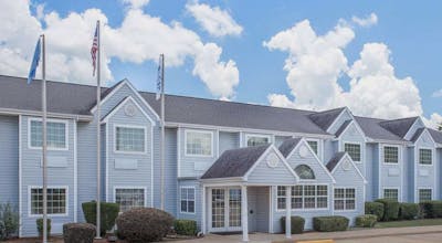 Microtel Inn & Suites by Wyndham Broken Bow