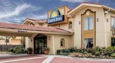 Days Inn by Wyndham Houston