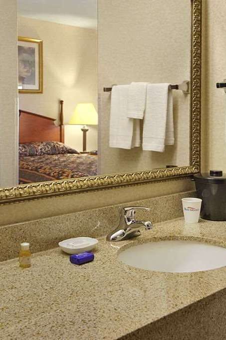 Hotel Baymont by Wyndham Corydon photo 4