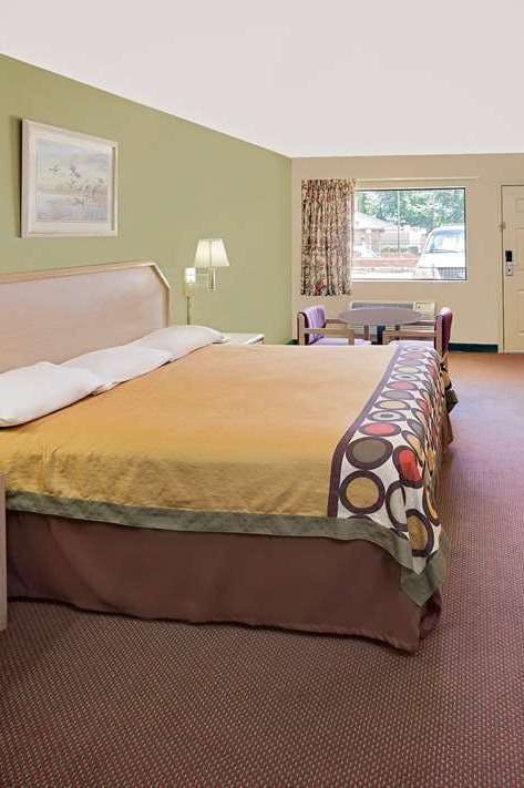 Hotel Super 8 by Wyndham Kosciusko photo 1