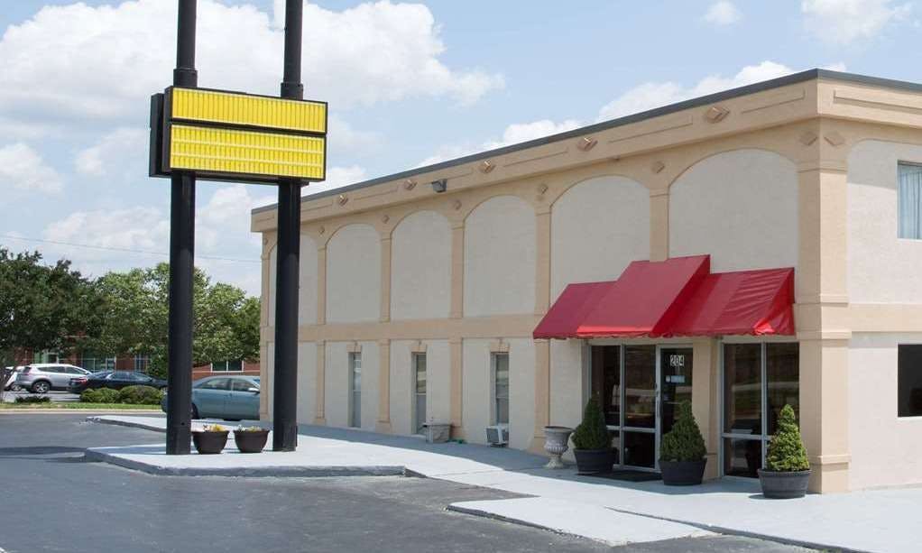 Super 8 by Wyndham Greensboro