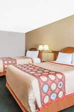 Hotel Super 8 by Wyndham Greensboro photo 2