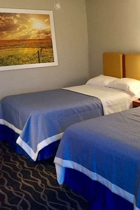 Hotel Days Inn & Suites by Wyndham Cincinnati North photo 2