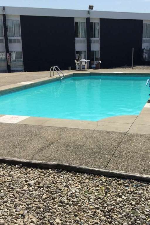 Hotel Days Inn & Suites by Wyndham Cincinnati North photo 5