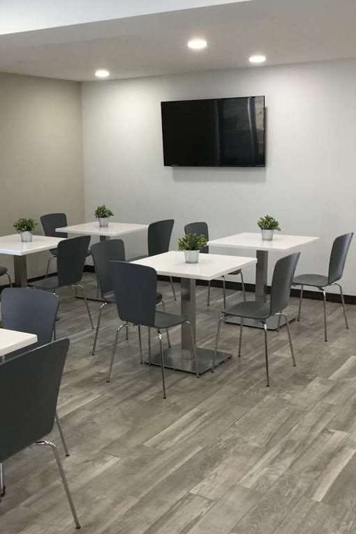 Hotel Days Inn & Suites by Wyndham Cincinnati North photo 4