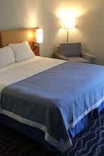 Hotel Days Inn & Suites by Wyndham Cincinnati North photo 1