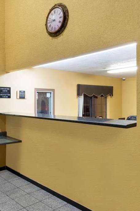 Hotel Super 8 by Wyndham San Antonio/Riverwalk Area photo 5