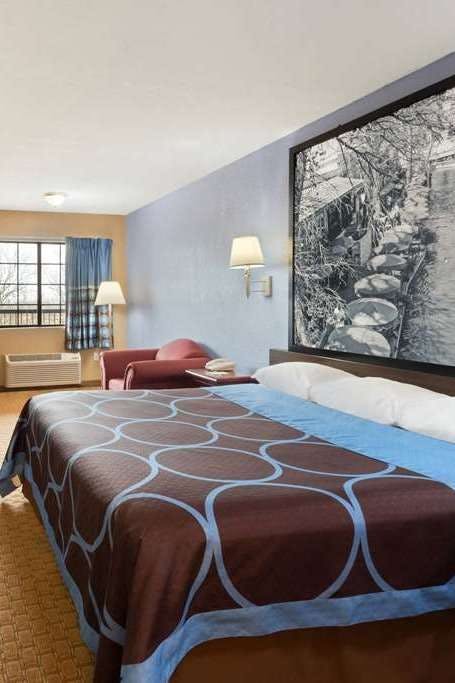 Hotel Super 8 by Wyndham San Antonio/Riverwalk Area photo 1