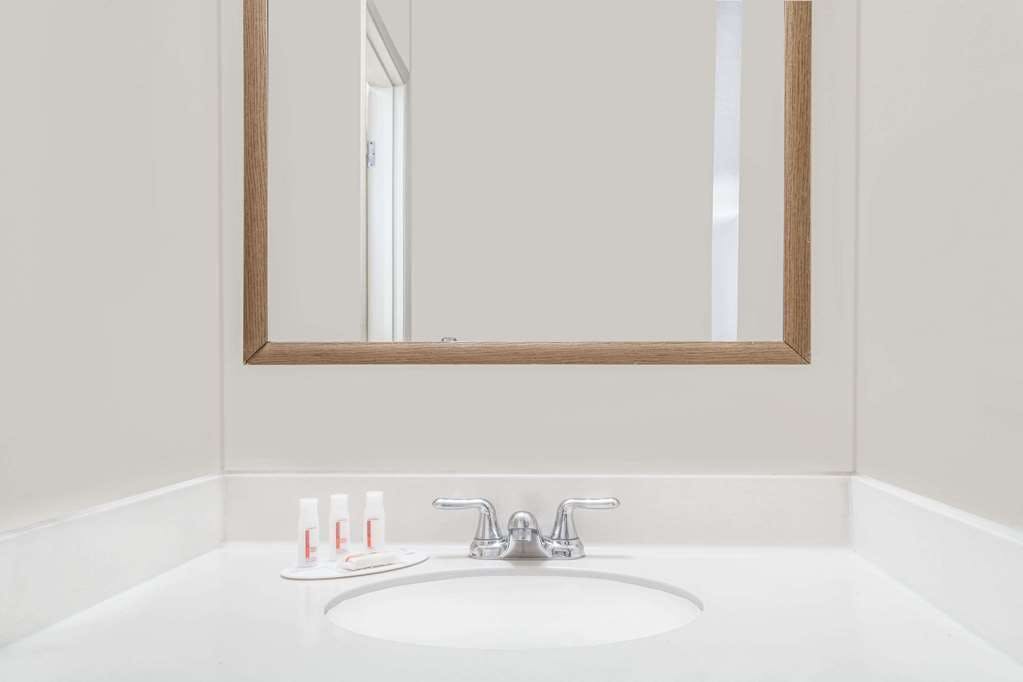 Hotel Days Inn by Wyndham Burns photo 3