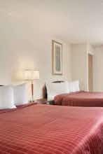 Hotel Travelodge Edmonton South photo 2