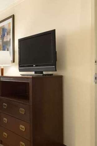 Hotel Travelodge by Wyndham Edmonton South photo 3