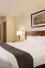 Hotel Travelodge Edmonton South photo 1