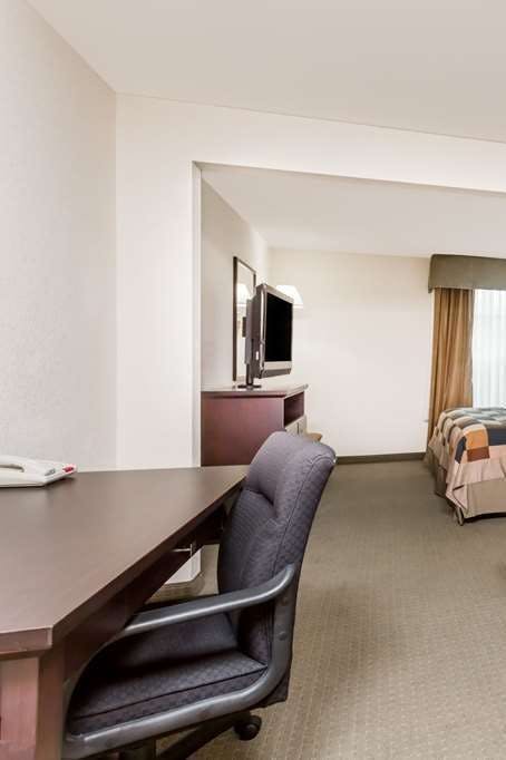 Hotel Wingate by WY LaGrange photo 2