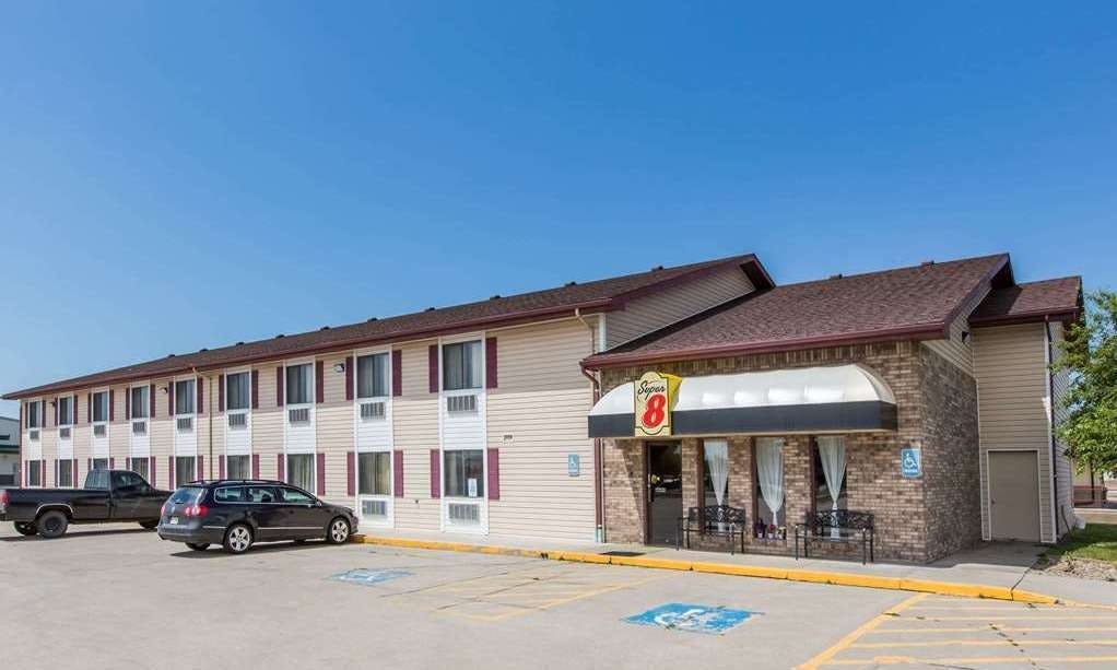 Super 8 by Wyndham Wayne