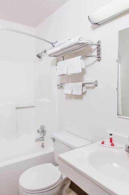 Hotel Super 8 by Wyndham Wayne photo 4