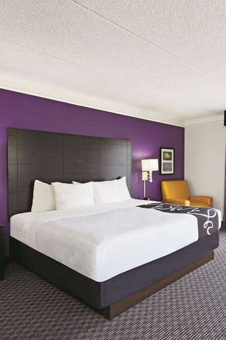 Hotel La Quinta Inn by Wyndham Fresno Yosemite photo 5