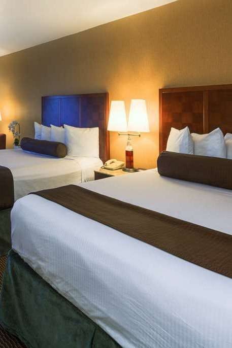 Hotel Ramada by Wyndham Costa Mesa/Newport Beach photo 2