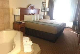 Hotel Super 8 by Wyndham Great Bend photo 1