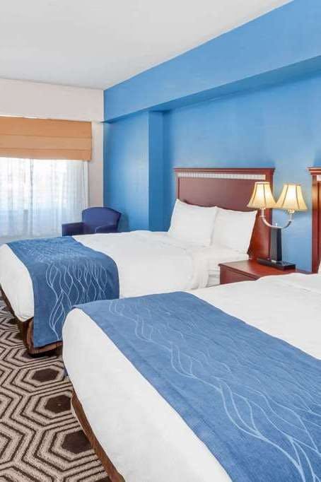 Hotel Baymont by Wyndham Delavan Near Lake Geneva photo 2