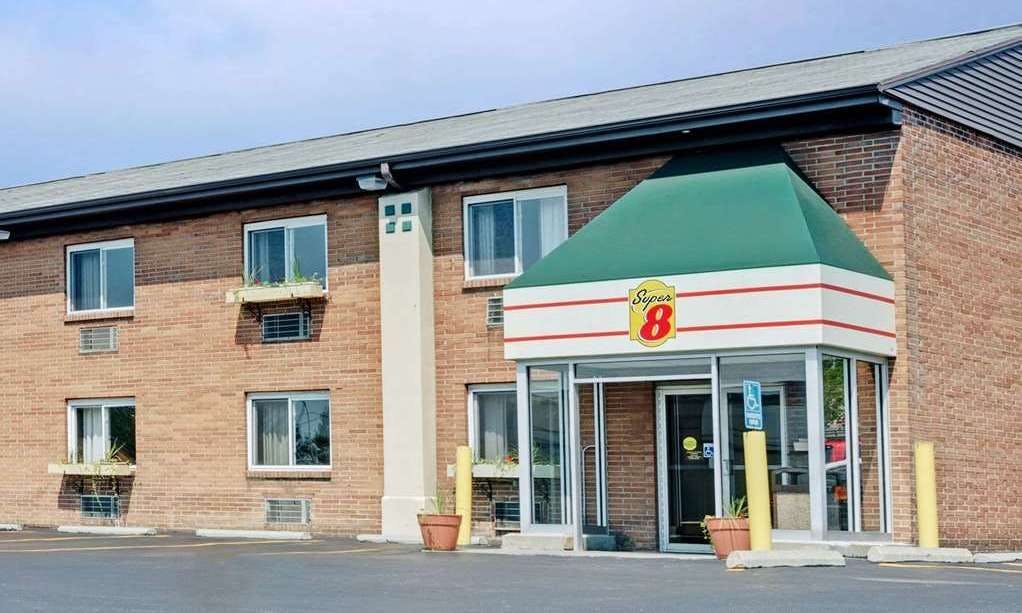 Super 8 by Wyndham Kenmore/Buffalo/Niagara Falls Area