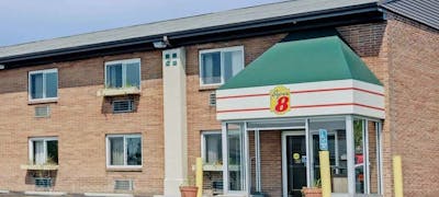 Super 8 by Wyndham Kenmore/Buffalo/Niagara Falls Area